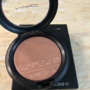 MAC Cosmetics Brown Highlighter Radiant Glow
